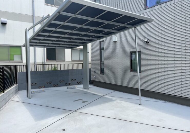 草加市｜砂利駐車場を快適リフォーム！スタイリッシュな「アーキフラン」で雨の日も安心なカースペース