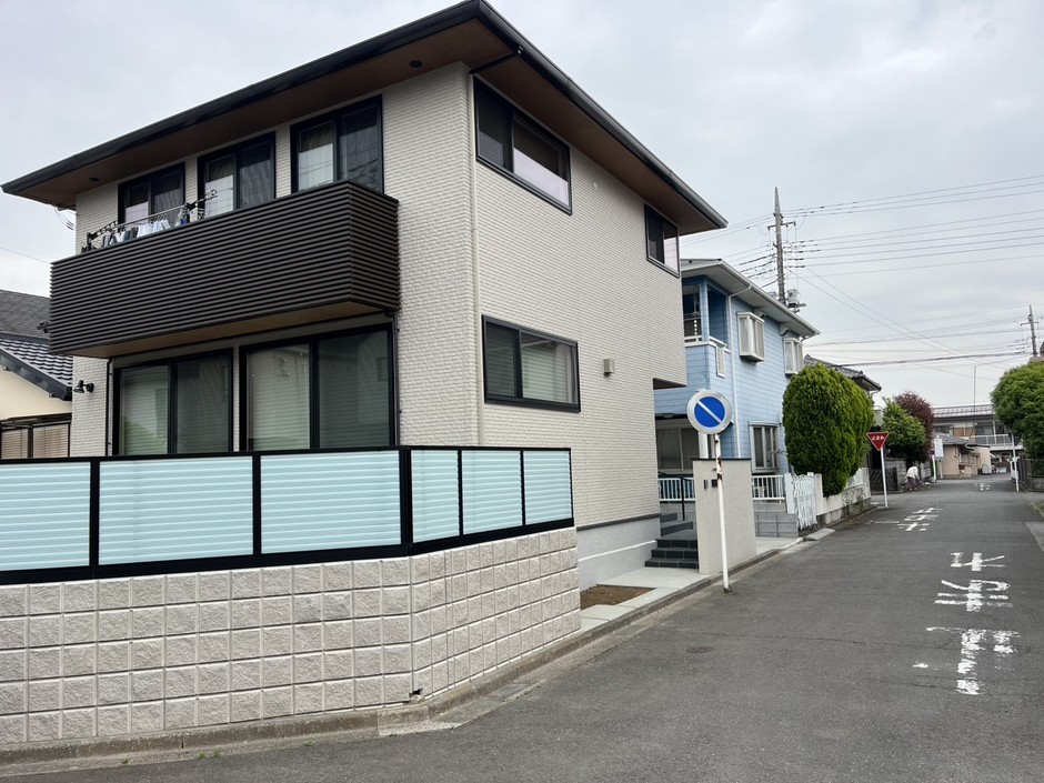 ふじみ野市の外構施工事例｜反対側の道路からの全景