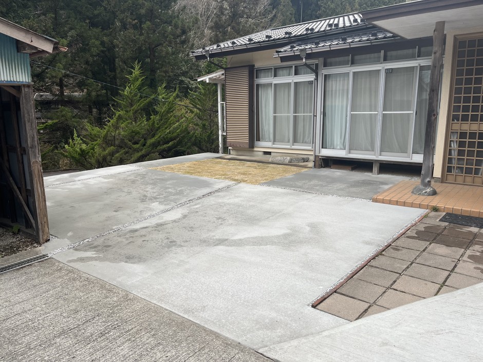 狭山市の外構施工事例｜母屋前の土間コンクリート全面