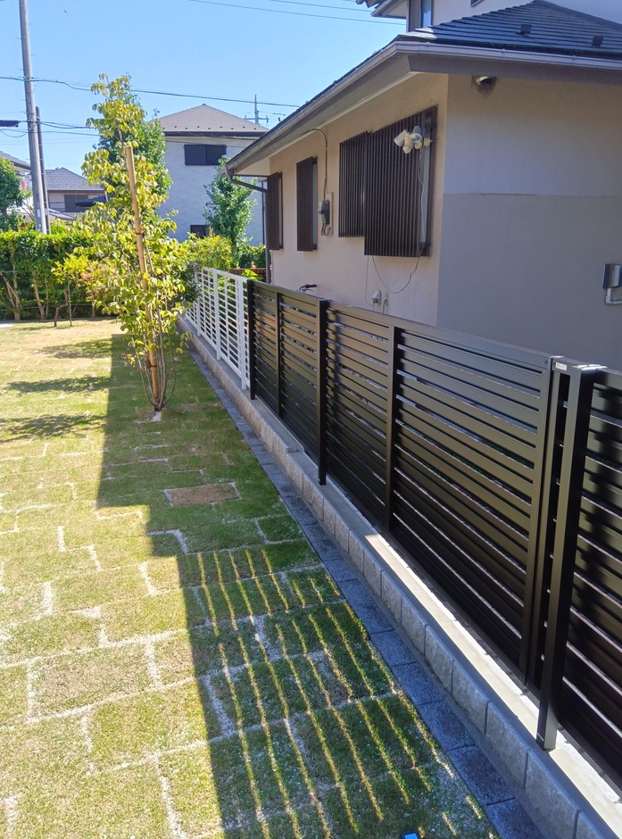 川越市の外構リフォームで植栽をフェンスに置き換えた庭まわり