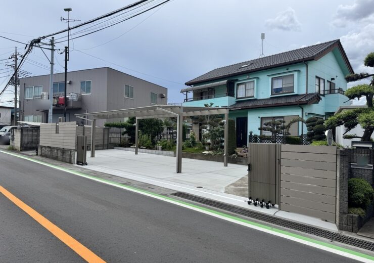 新座市｜基準面からつくり直した、3台用カーポートと広い土間の駐車場全面リフォーム
