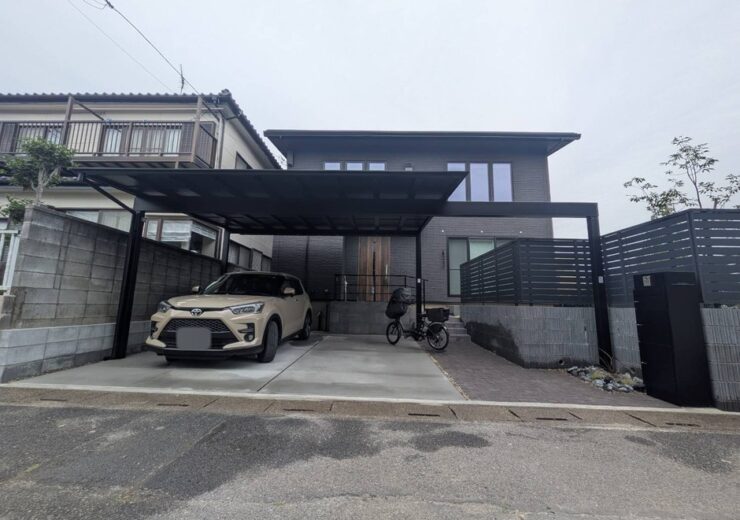 新座市｜土留めが目隠しの土台になる、高低差を水平ラインでそろえた新築外構一式