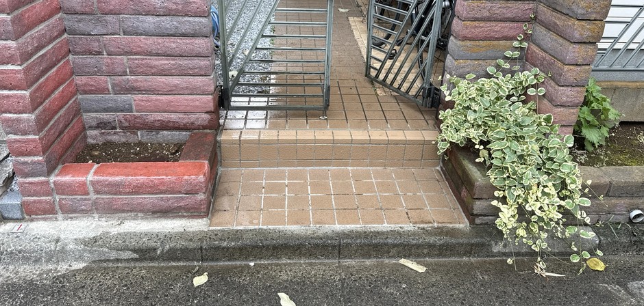 埼玉県東松山市の施工事例|道路側からの引き