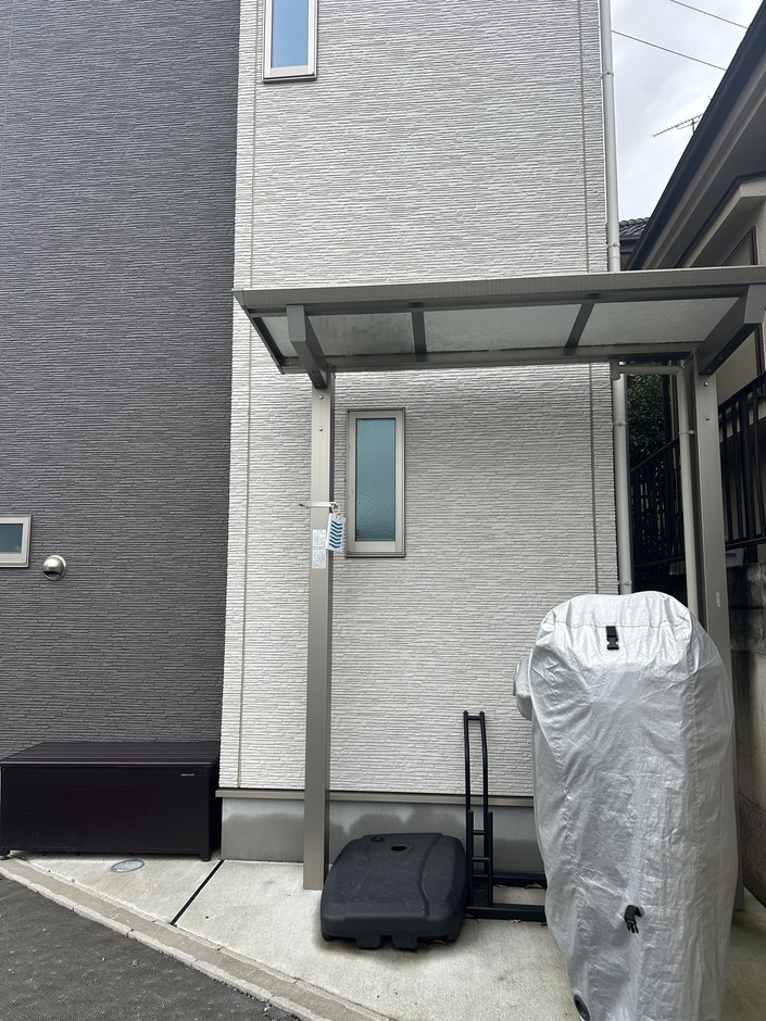 埼玉県東松山市の施工事例｜壁付けのサイクルポート本体