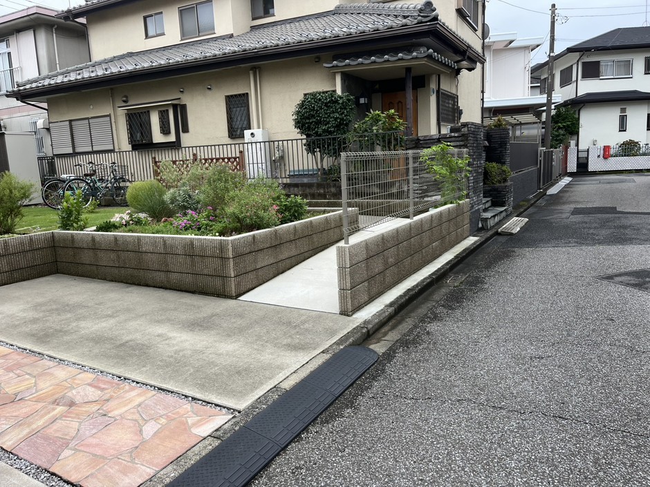 埼玉県坂戸市の施工事例｜道路側からの引きの全景