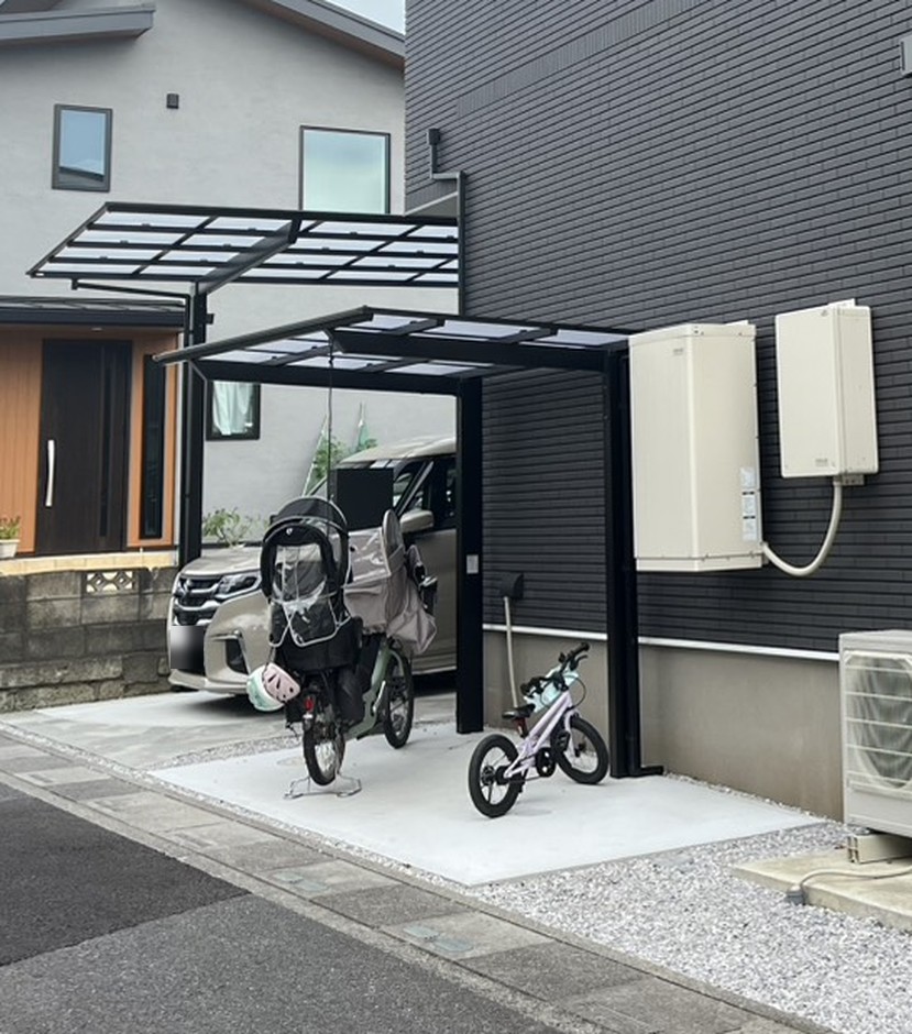 埼玉県志木市の施工事例｜サイクルポートと自転車置き場。土間コンと化粧砂利