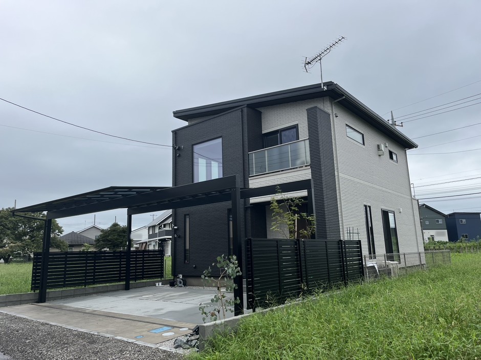 埼玉県和光市の施工事例|反対側から見たカーポートと横板フェンス