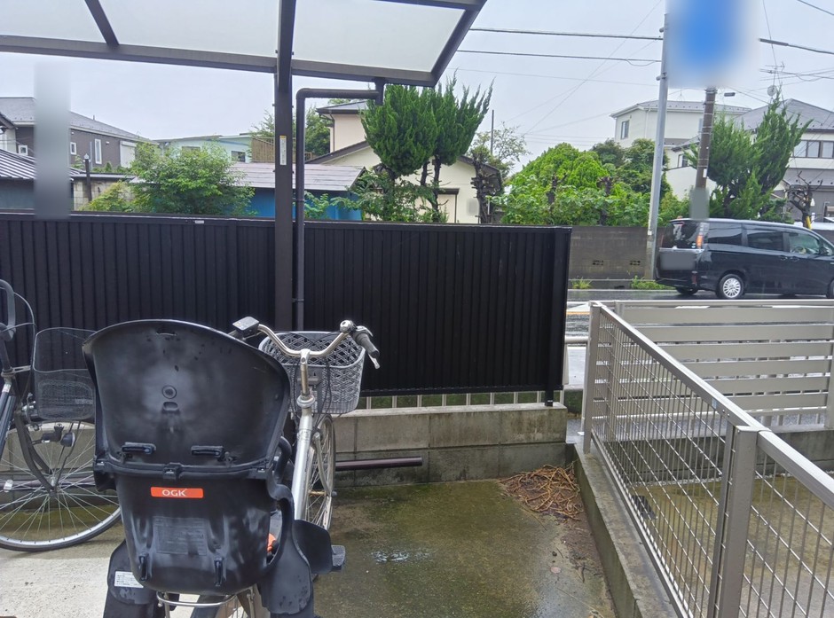 埼玉県和光市の施工事例｜道路側から見たフェンスと土間の引き